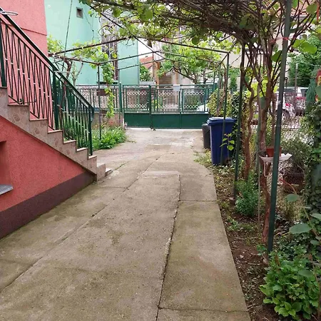 Apartment Hepi Nis